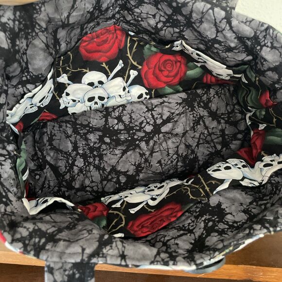 SKULL and ROSES Tote Bag with Multiple Pockets Bingo Craft 12 x 8‎ x 4.5 inches - Picture 9 of 11